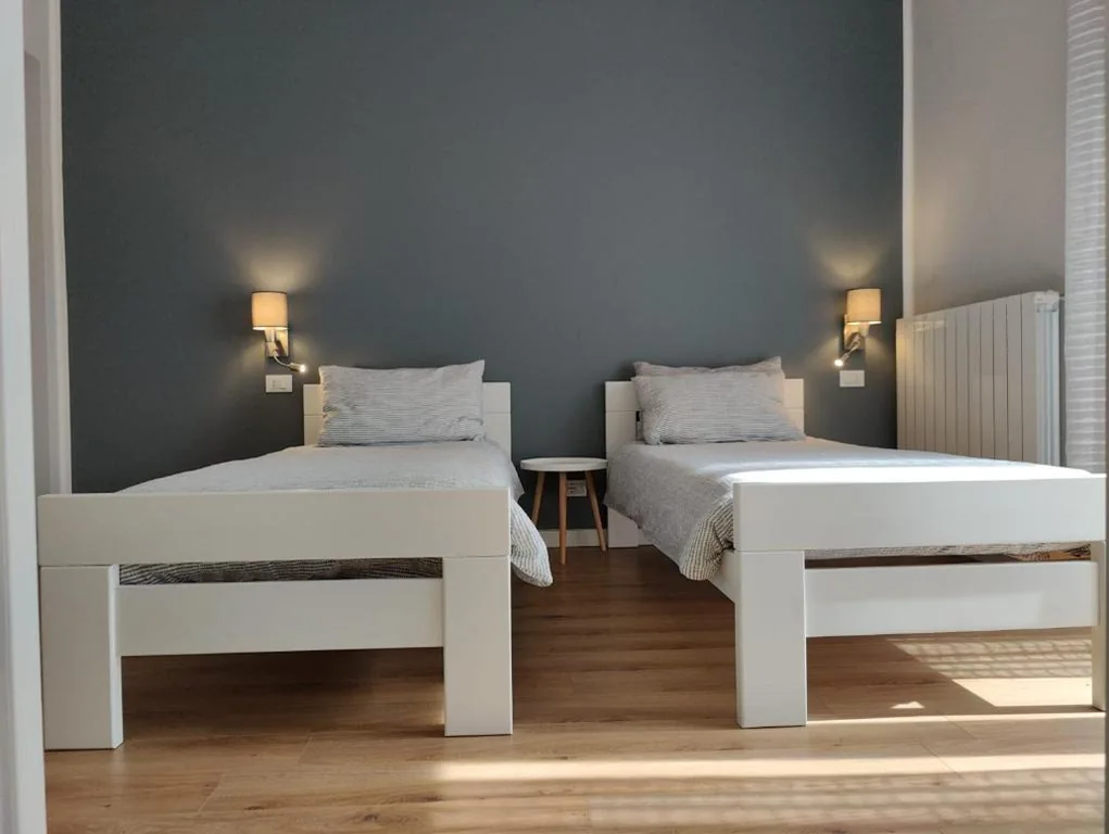 Camera Doppia con Letti Singoli con Bagno Privato — Bed and Breakfast Cattinara