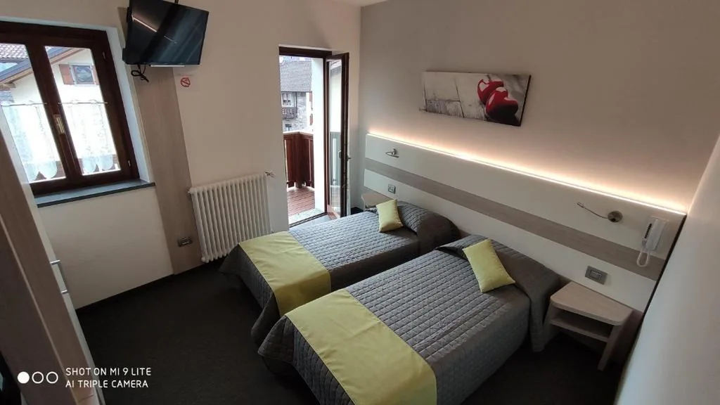 Twin Room — Hotel Del Negro