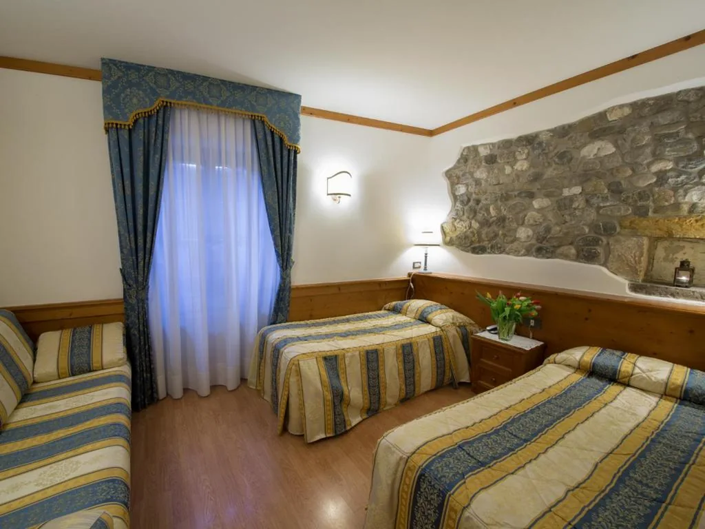 Camera Doppia con Letti Singoli — Hotel Locanda Al Pomo d’Oro
