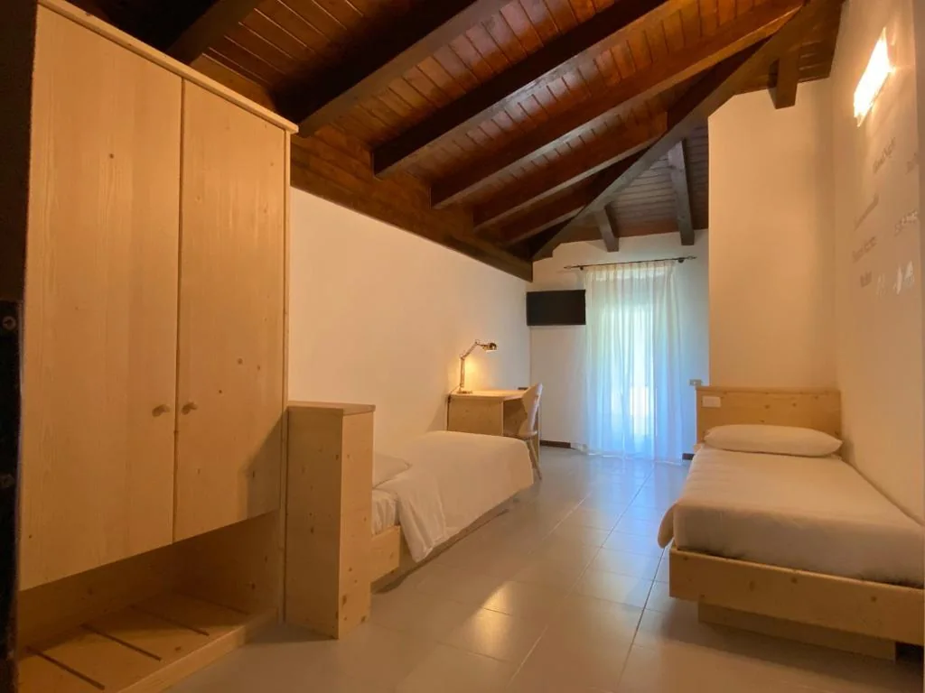 Camera Doppia con Letti Singoli Spaziosa — B&B Stari Mlin – Vecchio Mulino