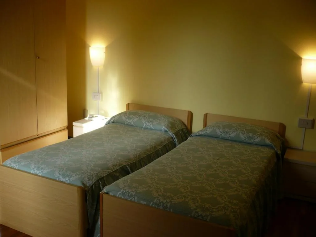 Camera Economy Doppia con Letti Singoli — Albergo Centrale Tarcento