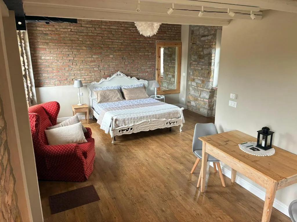 Camera Familiare con Bagno Privato — A un passo dal Collio