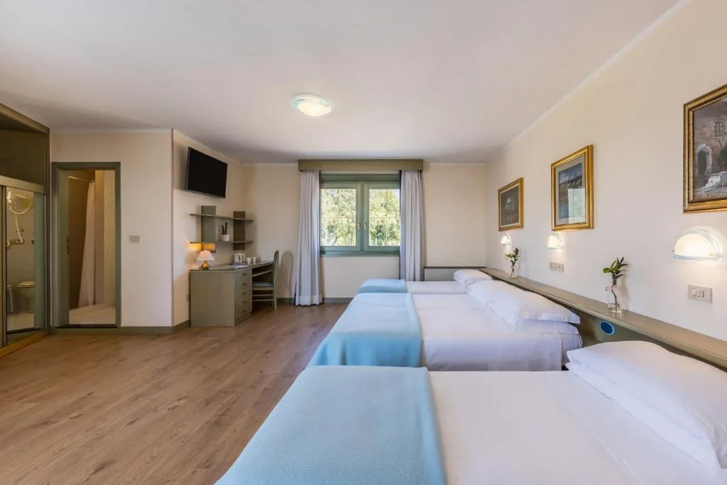Camera Familiare con Balcone — Aviano Palace Hotel