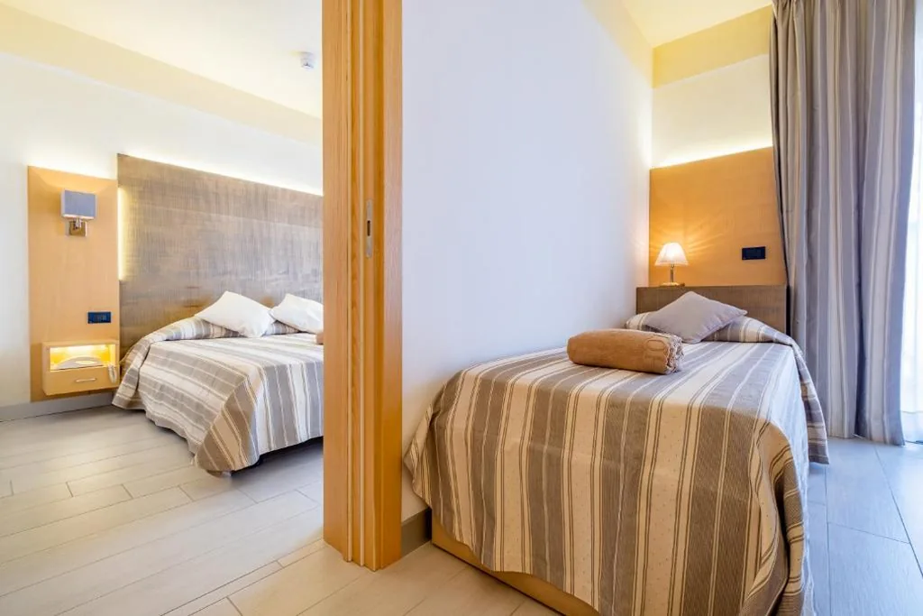 Family Room with Balcony — Hotel Mare