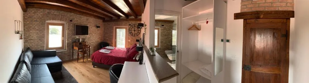 Camera King con Balcone — B&B La Corte Dei Vizi