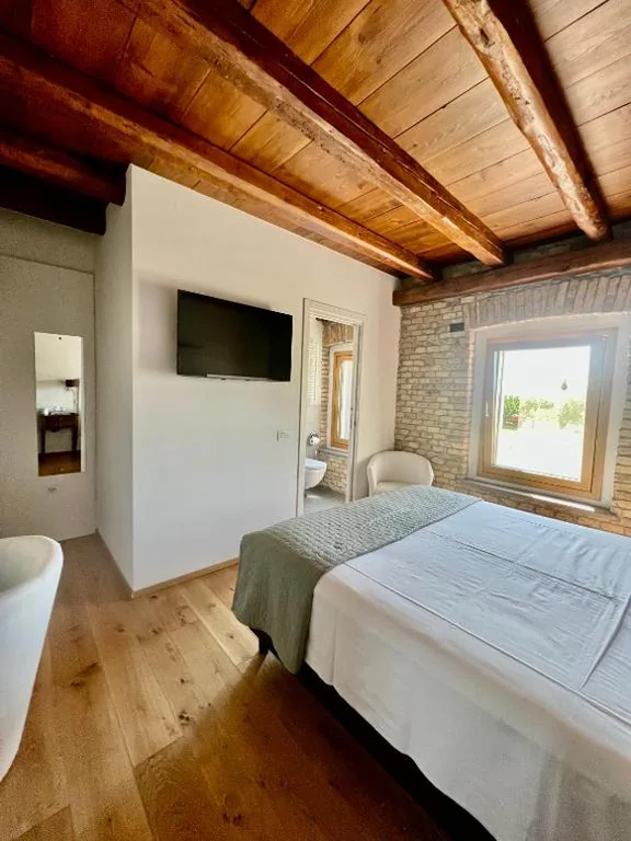 Camera King con Vista Giardino — B&B La Corte Dei Vizi