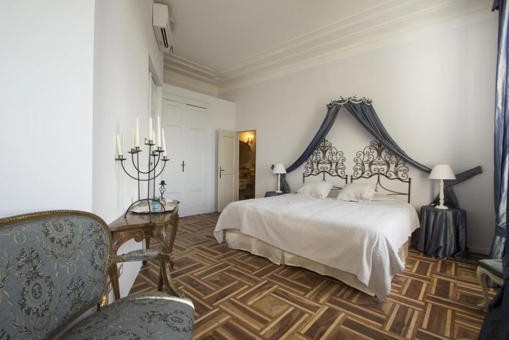Camera King Deluxe con Vista Mare — Piazza Venezia Le Camere