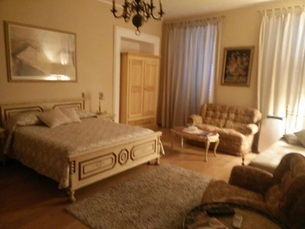 King Deluxe Room — Torrebianca