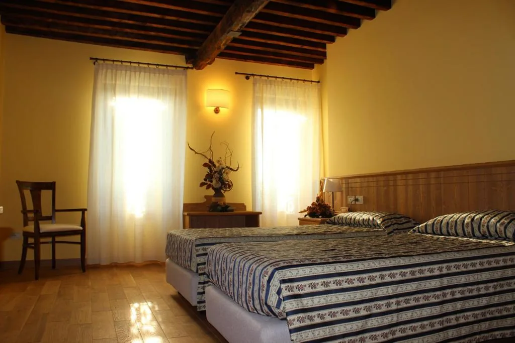 Camera Matrimoniale — Agriturismo Le Giarine