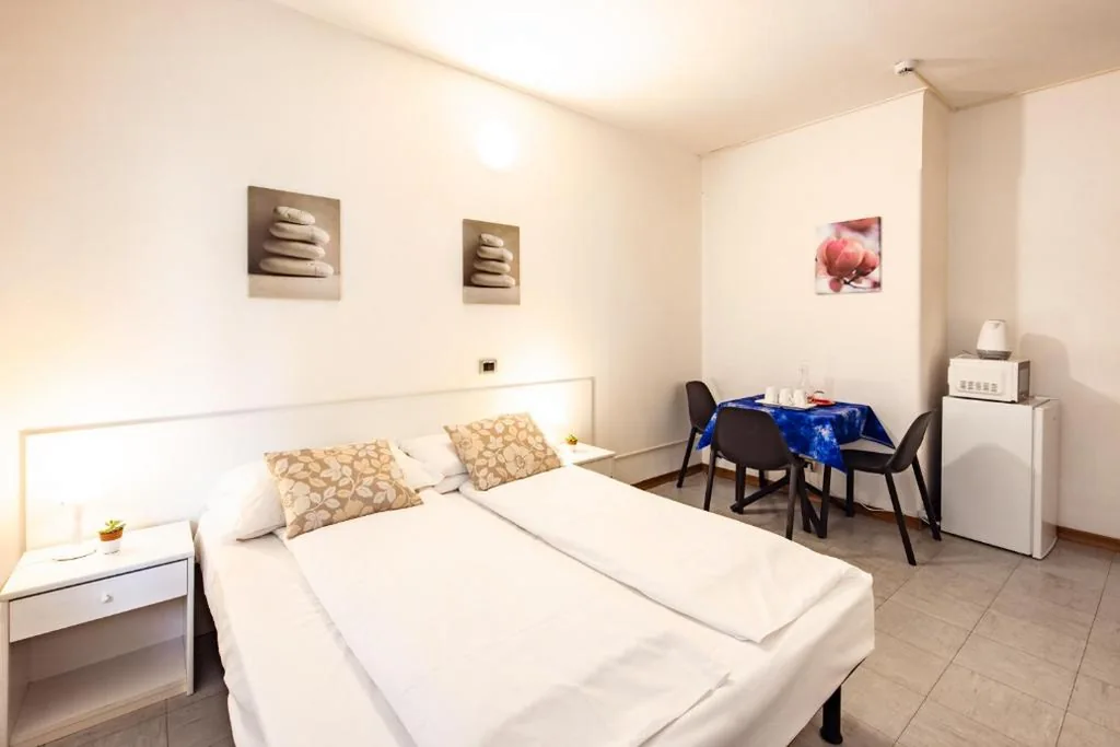 Camera Matrimoniale — Aparthotel Carinzia