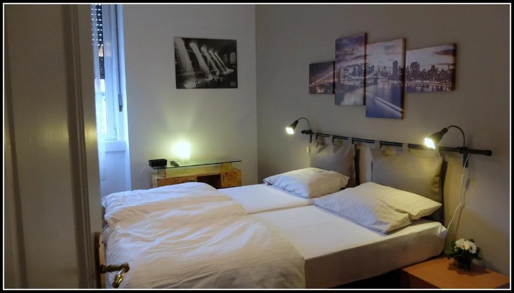 Camera Matrimoniale Budget — B&B Piazza Goldoni