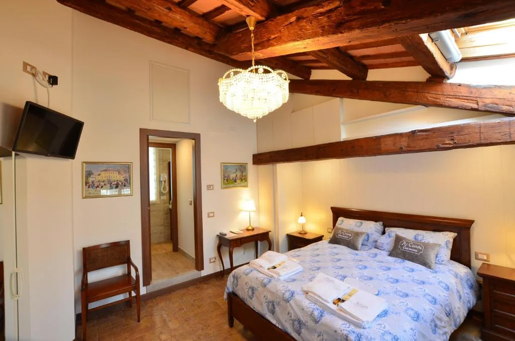 Camera Matrimoniale con Bagno Privato — Al Castello di Aiello