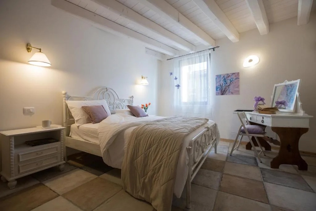 Double Room with Private Bathroom — EDERA dei Guatto