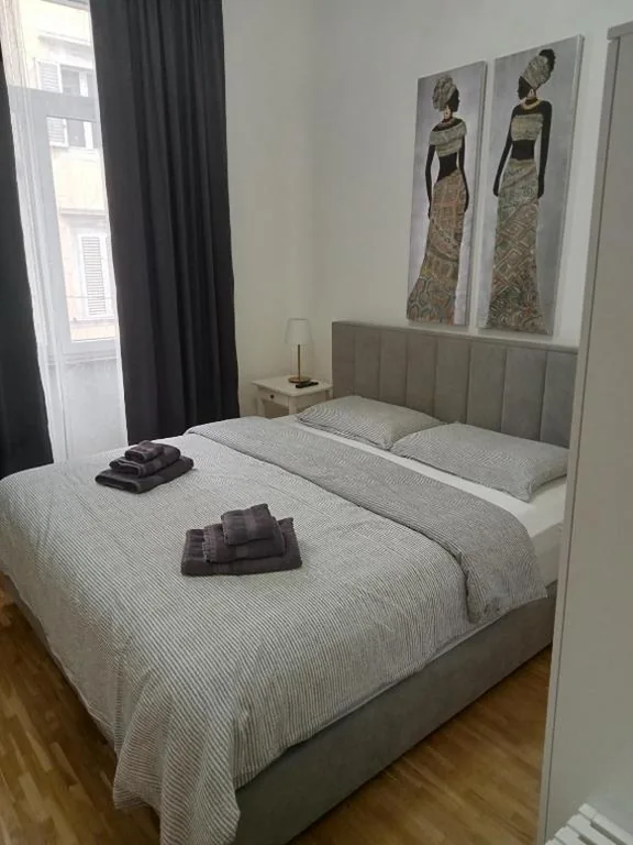 Camera Matrimoniale con Bagno Privato Esterno — Fenix Rooms