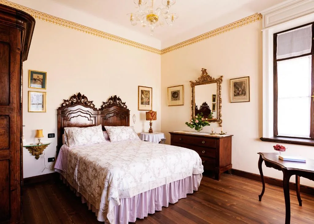 Double Room with Outdoor Private Bathroom — Villa Maraldo 1927