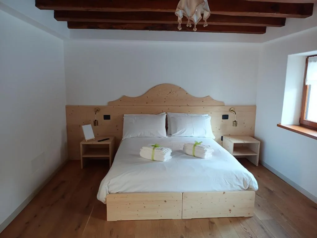 Double Room with Private Bathroom — La Farie