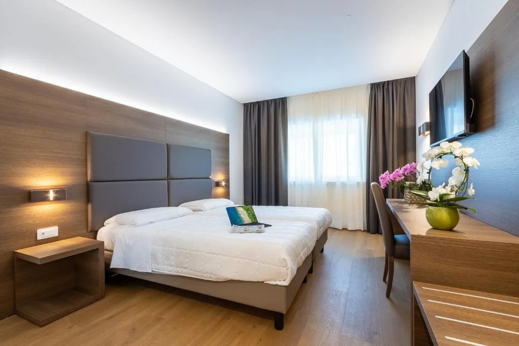 Double Room with Private Bathroom — Park Hotel Gemona