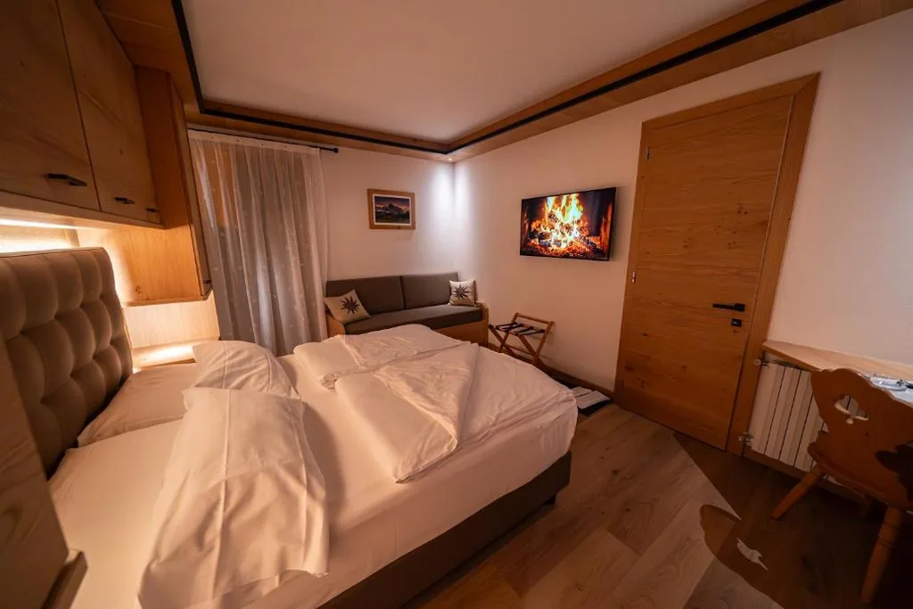 Camera Matrimoniale con Balcone — HOTEL FONTANA