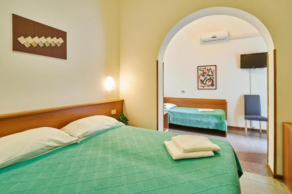 Camera Matrimoniale con Letto Supplementare (3 Adulti) — G/Hotel Lignano