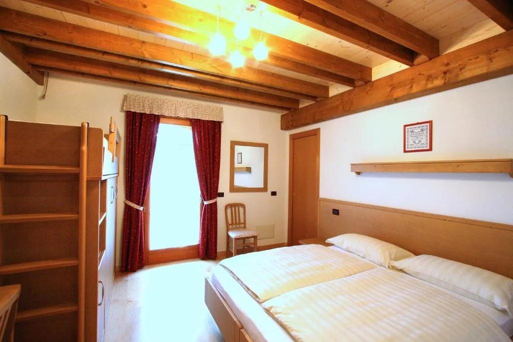 Camera Matrimoniale con Letto Supplementare — Affittacamere Alle Trote