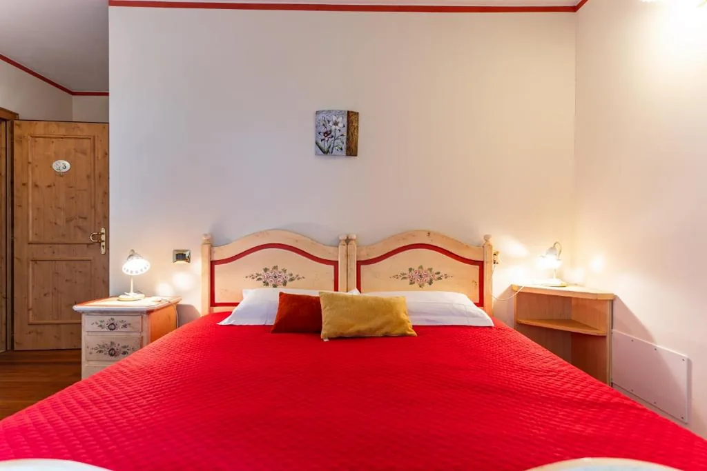 Camera Matrimoniale con Vista Montagna — Hotel & Restaurant AL TRIVIO