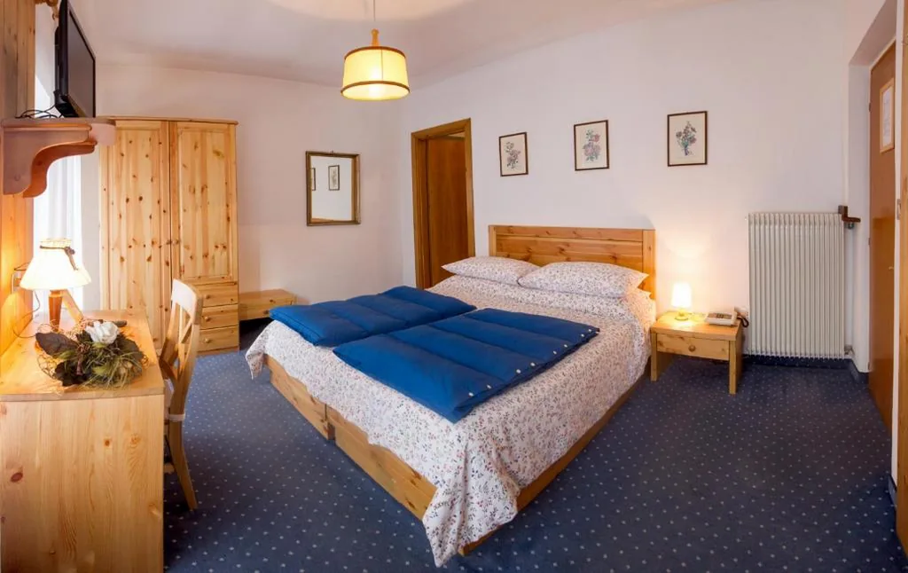 Camera Matrimoniale con Vista Montagna — Il Cavallino – Albergo & Appartamenti