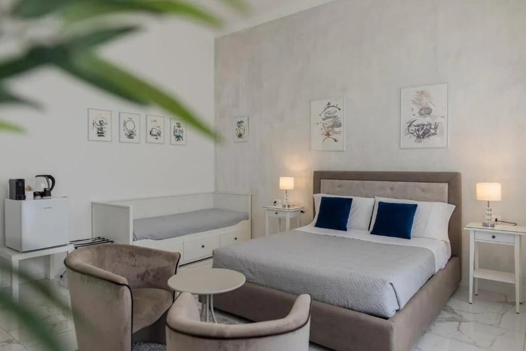 Camera Matrimoniale Deluxe con Balcone — The Gallery Boutique Rooms