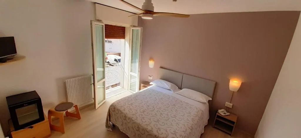 Camera Matrimoniale/Doppia con Letti Singoli — Albergo Centrale Tarcento