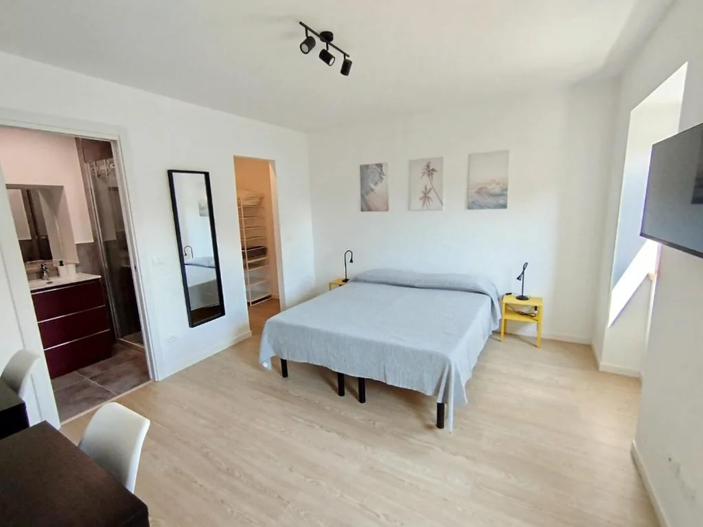 Double Room with Single Beds with Private Bathroom — Affittacamere il Ciliegio
