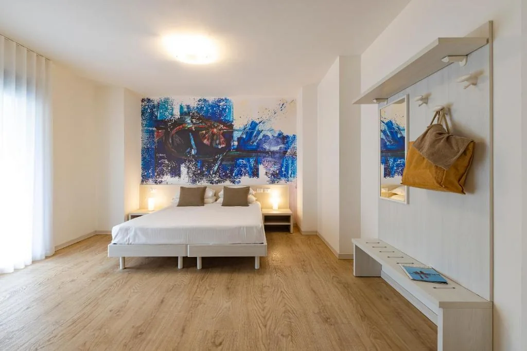 Double/Twin Room with Balcony — Art Hotel Principe