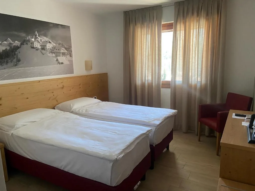 Camera Matrimoniale/Doppia con Letti Singoli con Balcone — Hotel Nevada