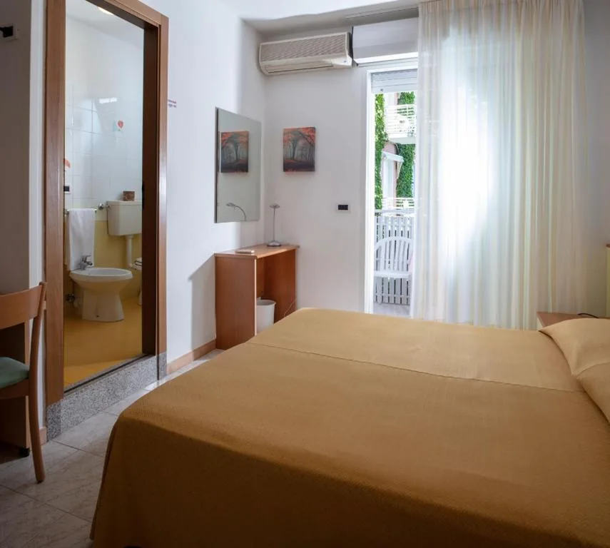 Camera Matrimoniale/Doppia con Letti Singoli con Balcone — Hotel Pelikan