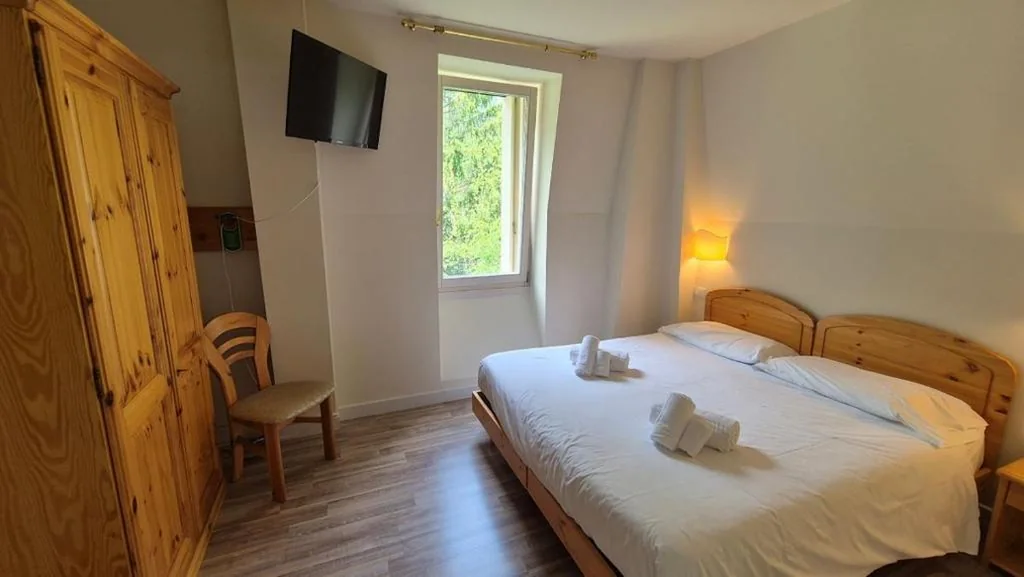 Camera Matrimoniale/Doppia con Letti Singoli con Bagno Privato — Hotel Saisera