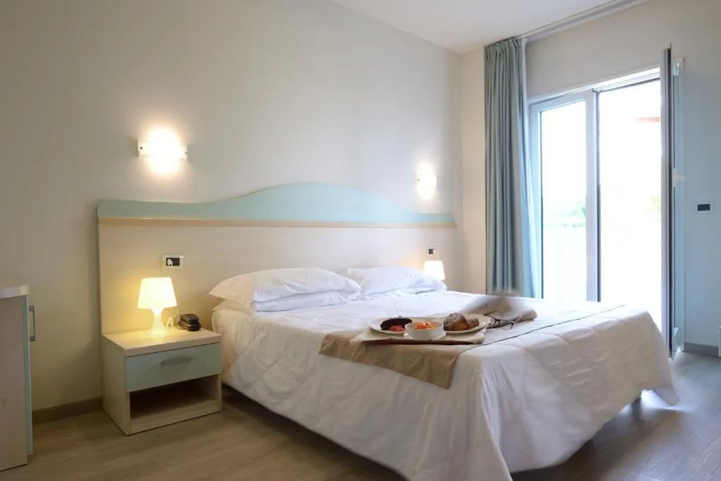 Camera Matrimoniale/Doppia con Letti Singoli con Balcone — Hotel Salus