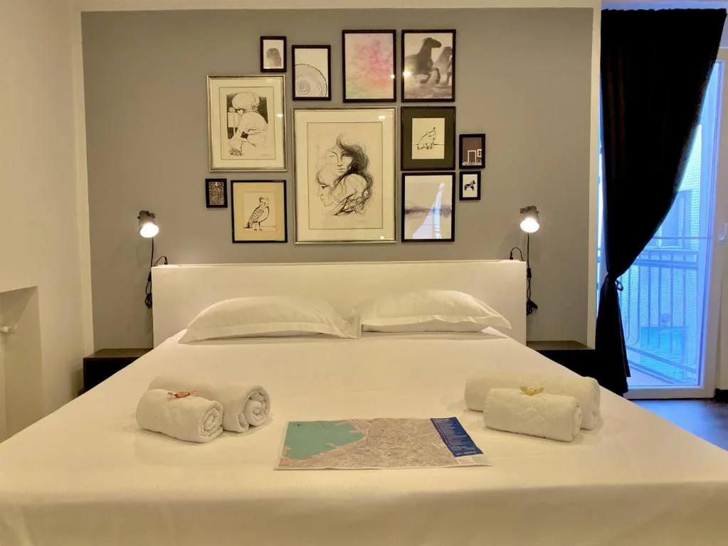Double/Twin Room with Bathroom — Mimì Rooms&Studios