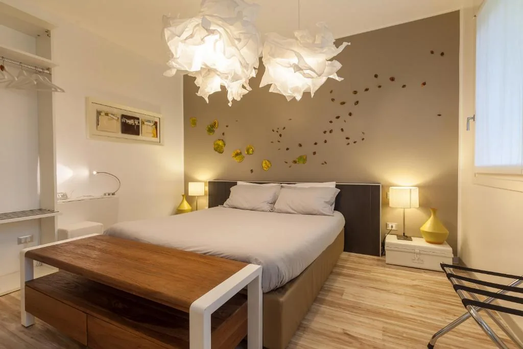 Camera Matrimoniale/Doppia con Letti Singoli con Letto Supplementare — Casa Stucky