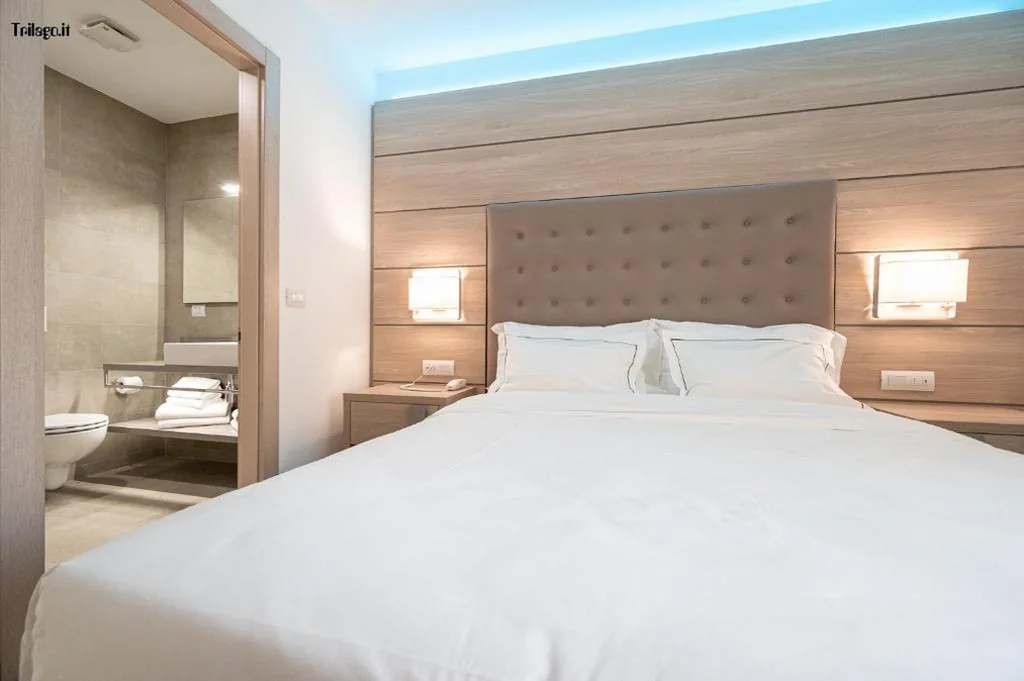 Camera Matrimoniale/Doppia con Letti Singoli con Terrazza — HOTEL TRILAGO