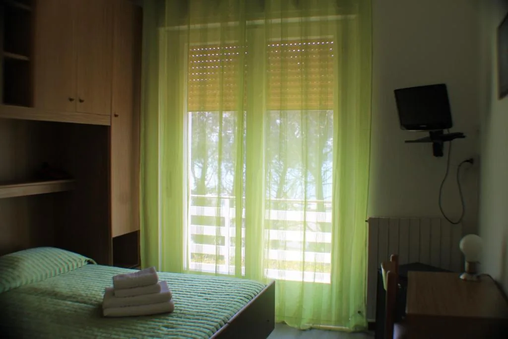 Double Room/Twin Room with Sea View — Hotel Ristorante Sole