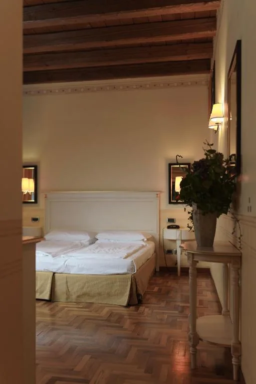 Double/Twin Room with Garden View — Hotel Villa Policreti