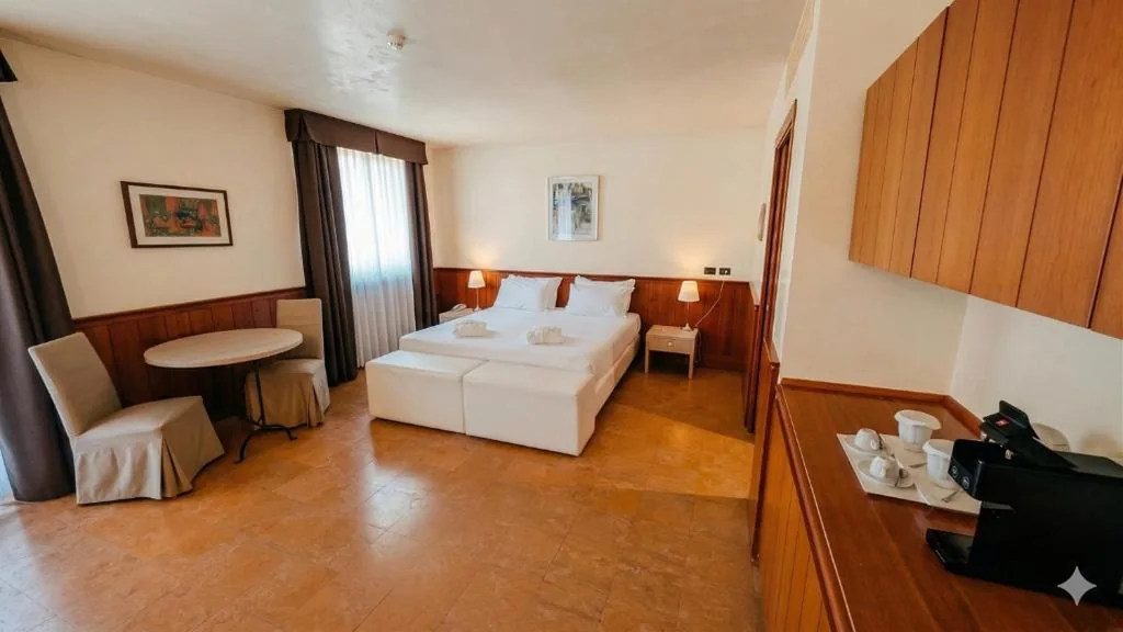 Camera Matrimoniale/Doppia con Letti Singoli — Hotel Golf Inn