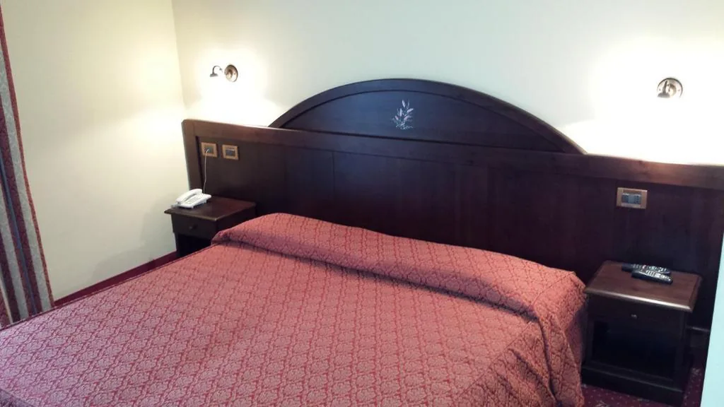 Double/Twin Room with Single Beds — Hotel Pesek