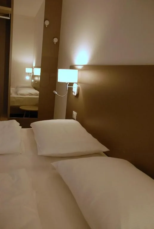 Double Room with Single Beds — Hotel Sonia Self Check In Only