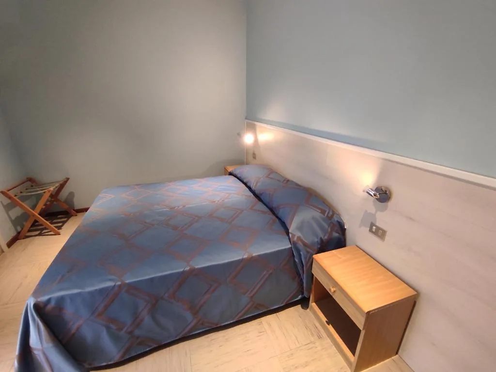 Double/Twin Room — Hotel Villa Mirella