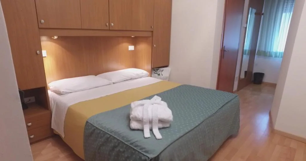 Camera Matrimoniale Economy — Hotel Centro Benessere Gardel