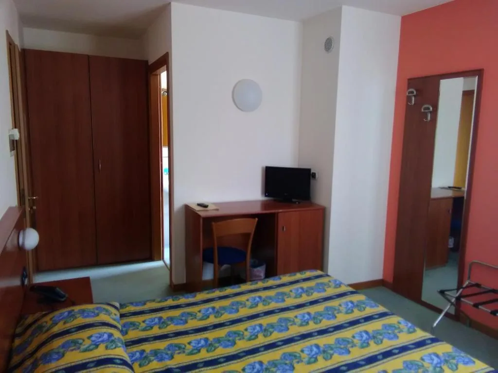 Double Room — Hotel Naonis