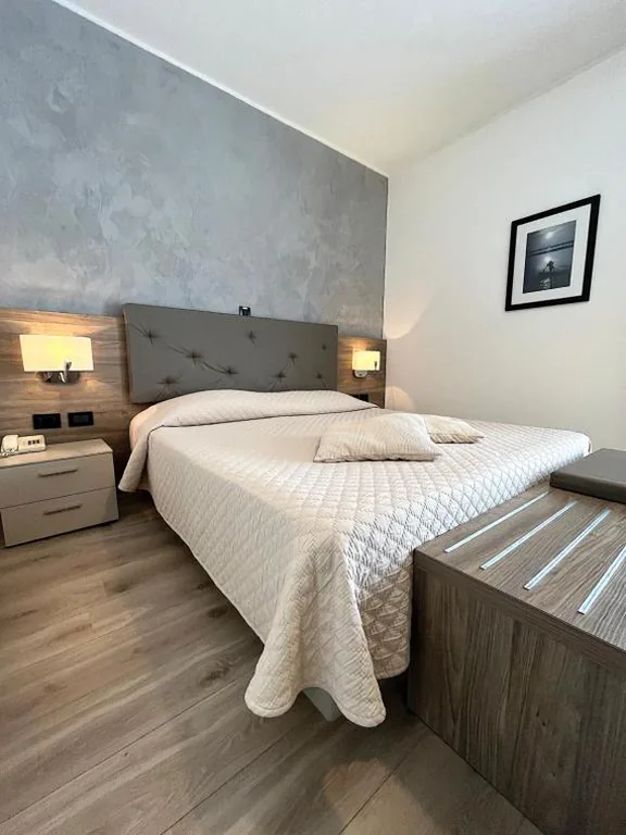 Double Room — Hotel Regina