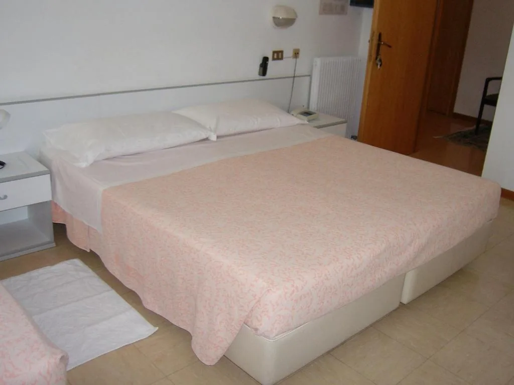 Camera Matrimoniale — Hotel Villa Carla