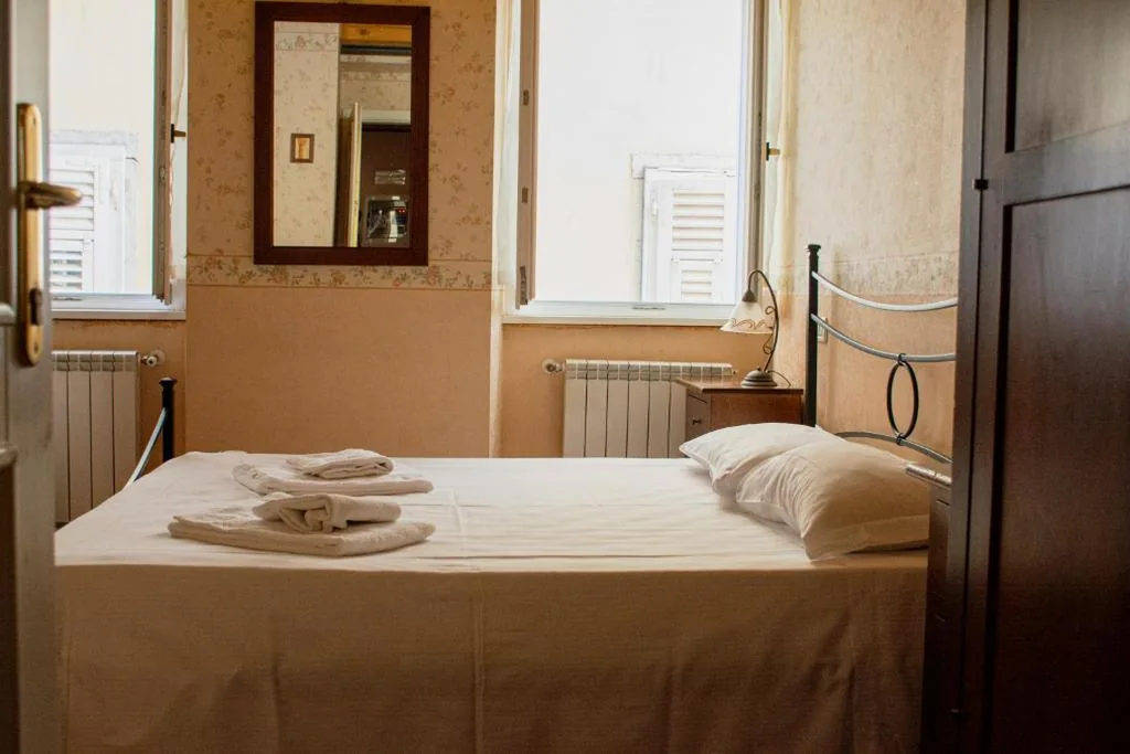 Camera Matrimoniale Standard — ApartHotel Capitelli