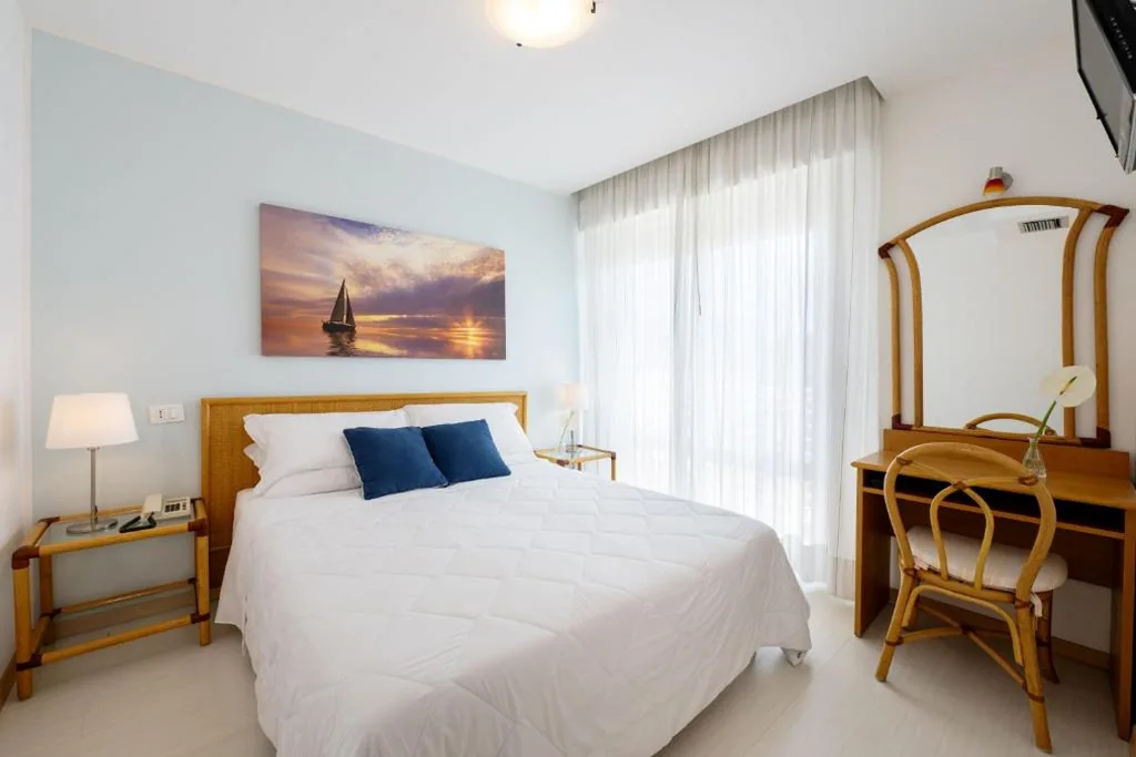 Standard Double Room — Hotel Capri