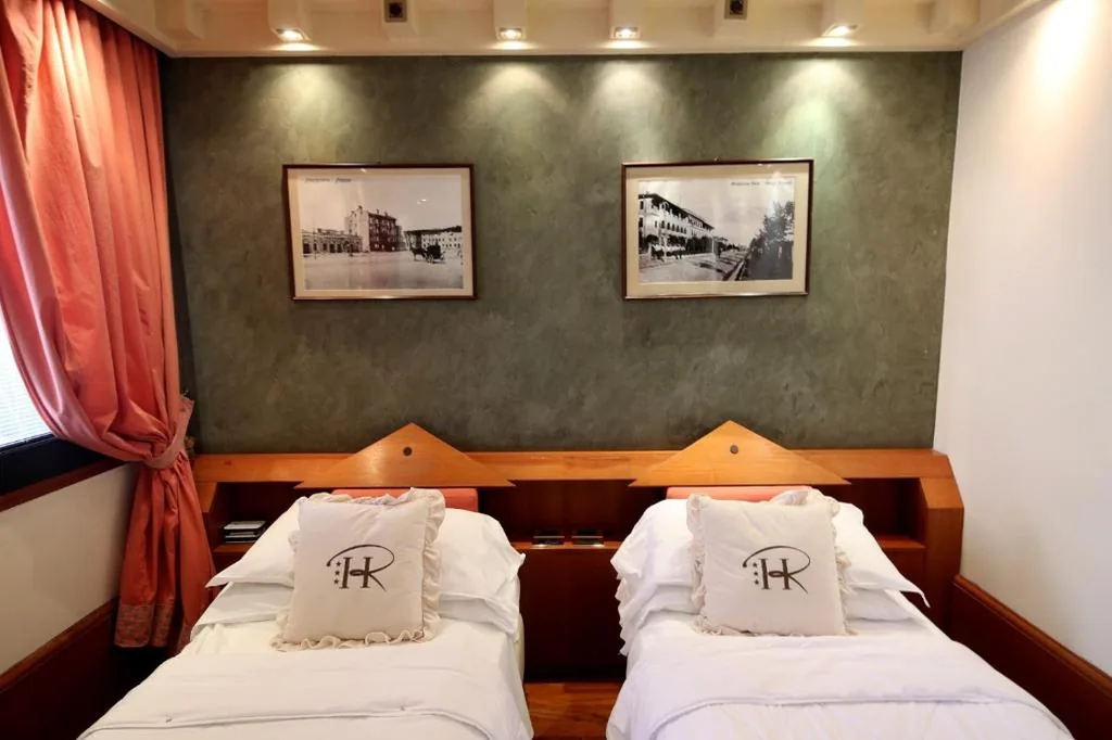 Camera Matrimoniale Standard — HR Hotel